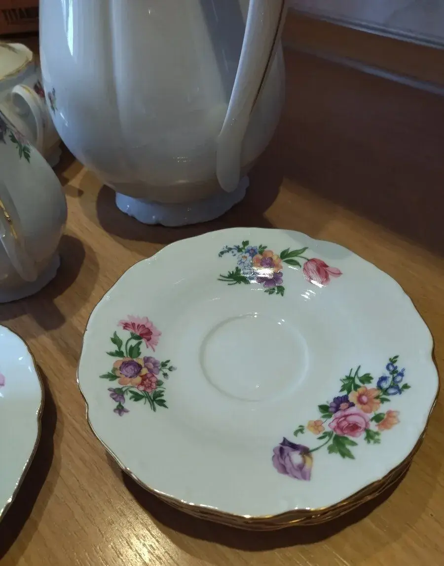 Taniere, porcelán