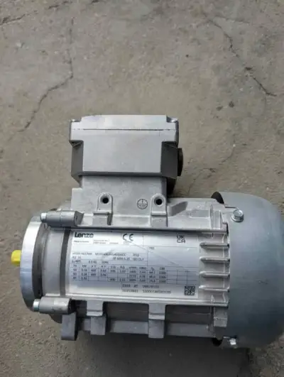Elektromotor Lenze 0,18 kW / 0,55 kW (nový)