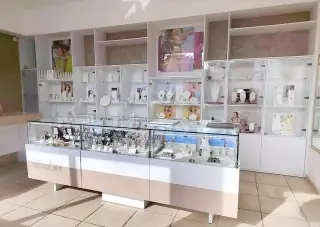 LUXUSNÝ PREDAJNÝ OSTROV - profesionálne zariadenie predajne