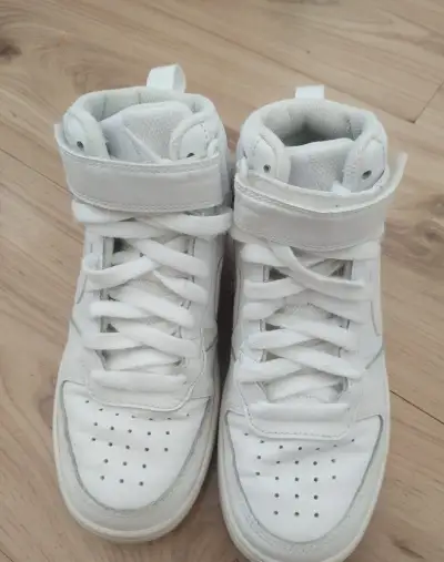 Nike tenisky
