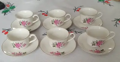 Porcelánové šálky na kávu