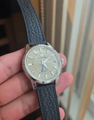 GRAND SEIKO SBGM221