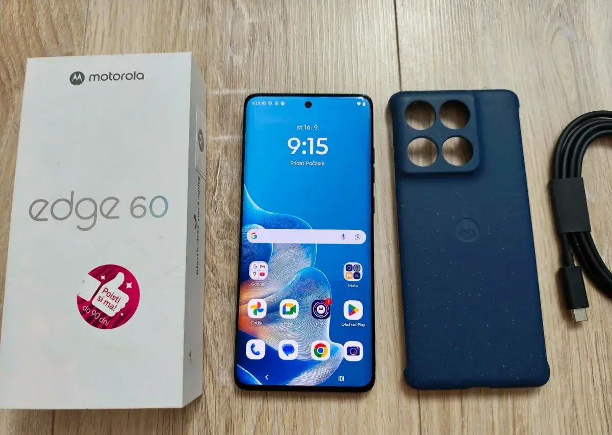 Motorola Edge 60 8GB / 256GB, modry, top stav, zaruka