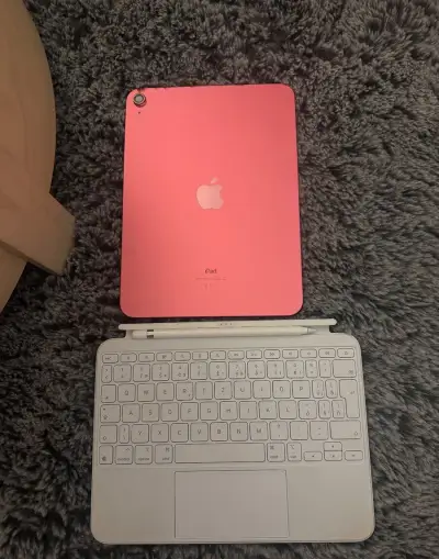 iPad 10. generácia (64GB) Pink + Magic Keyboard + Apple Penc