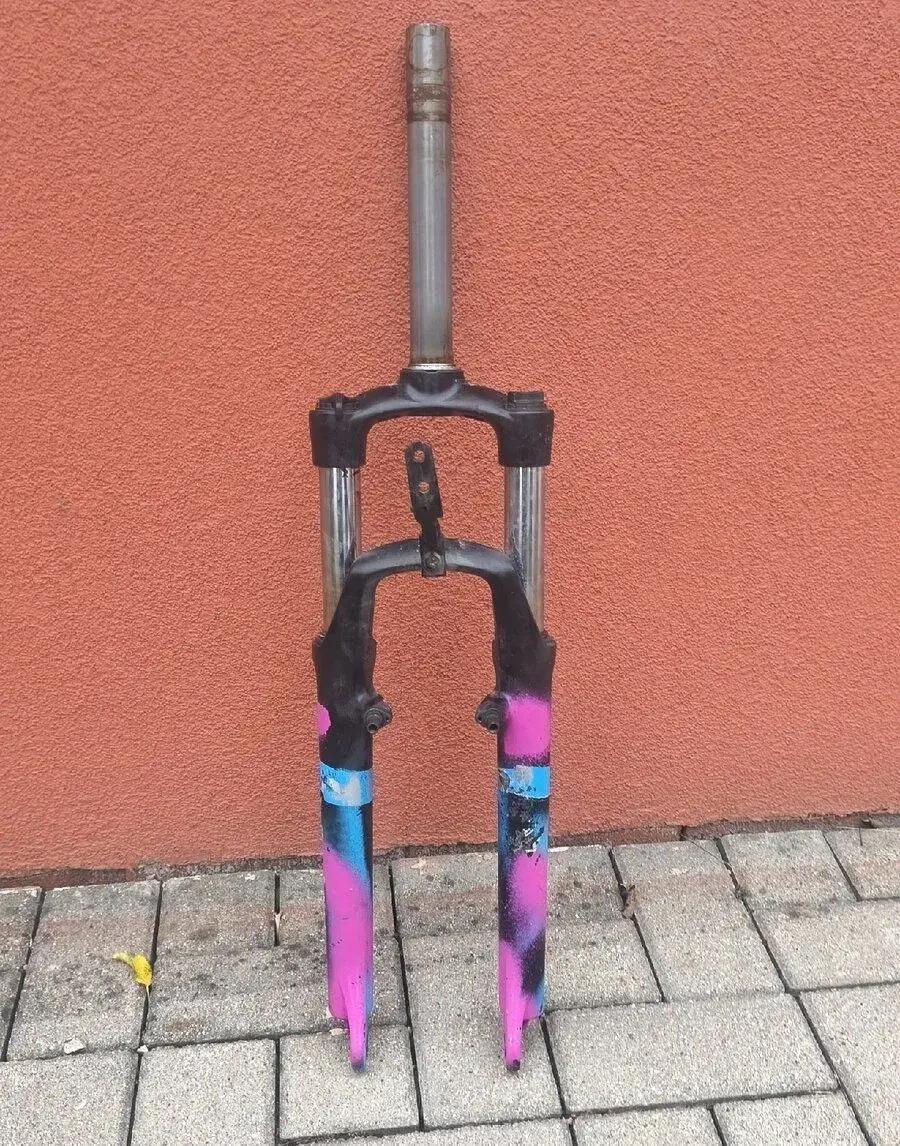 Odpružená predná vidlica
