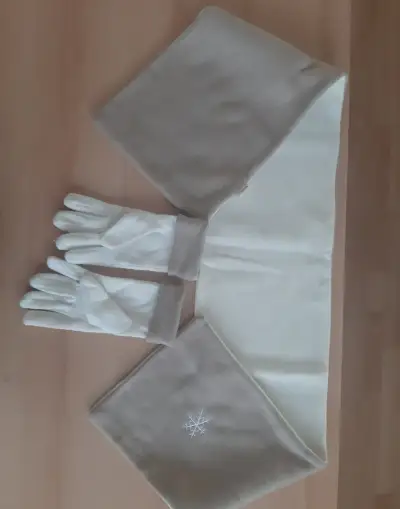 Dievčenský šál s rukavicami