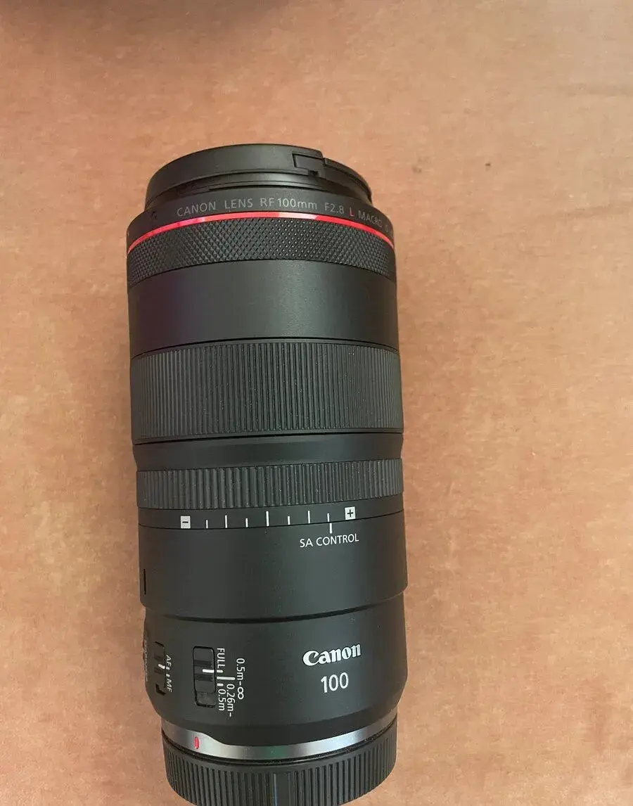 Canon RF 100mm f/2.8L Macro IS USM