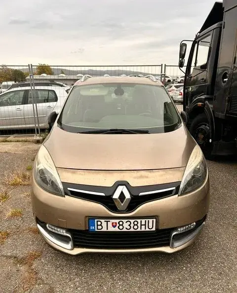 Nepojazdné auto
