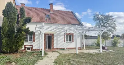 PRENÁJOM: 2IZBOVÝ RODINNÝ DOM, HORNÝ BAR OKR. DUNAJSKÁ STRED