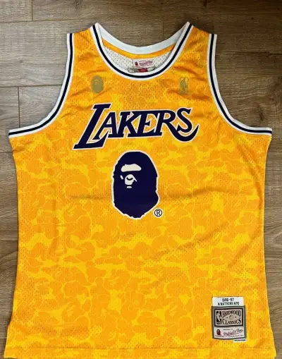 Mitchell & Ness dres BAPE x Lakers XL zlty