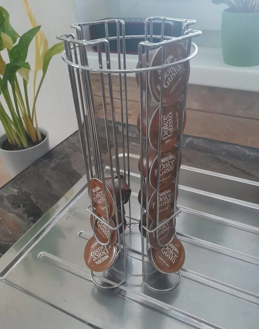 Stojan na kapsule na kávu