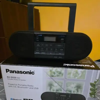 radio Panasonic, radiomagn. Auna, karaoke mikrofon Blow.