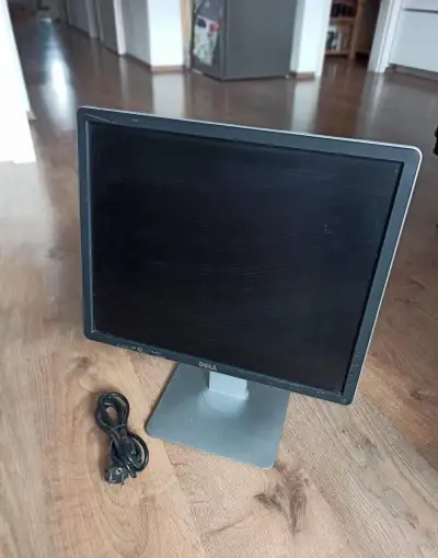 19" LCD Monitor Dell