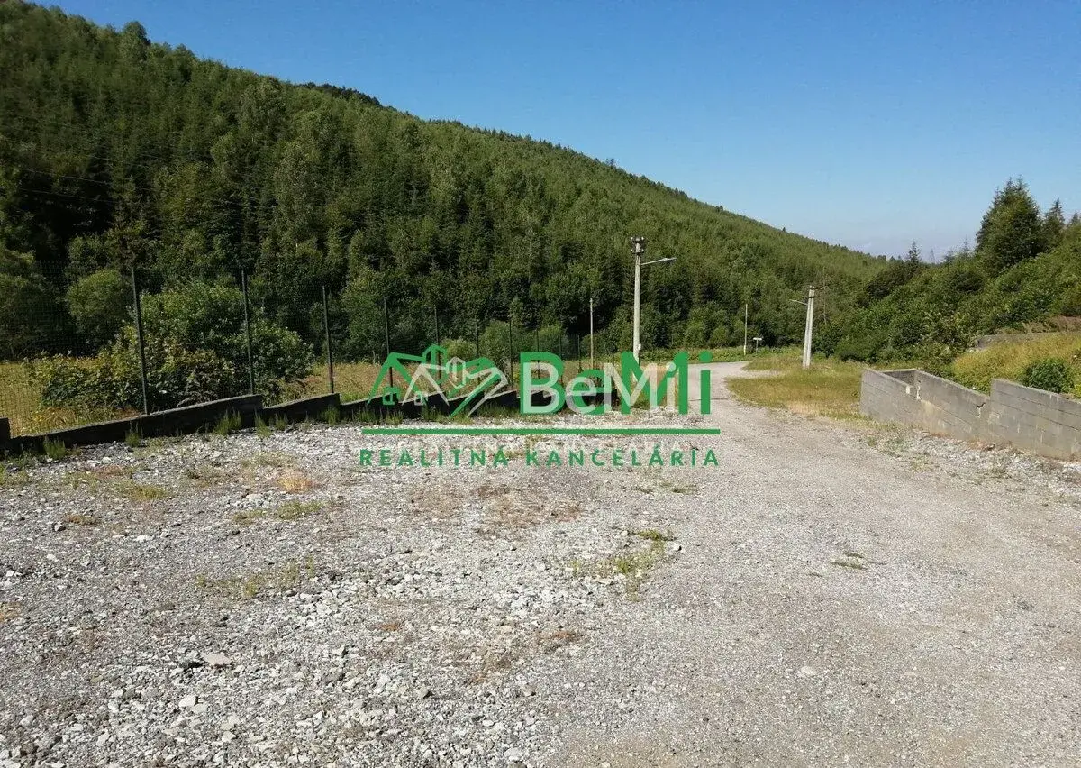 Prenájom: Pozemok, 1738m2, Čadca, časť Čadečka (218-24-MACH)
