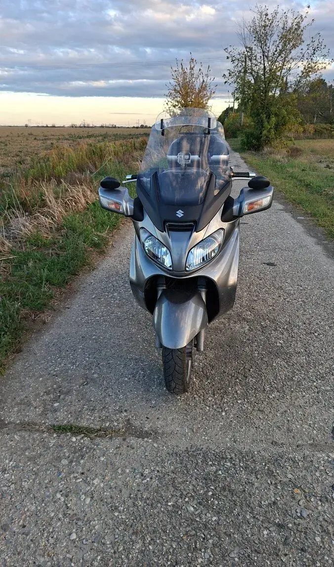 Suzuki burgman 650 executive 26450 km