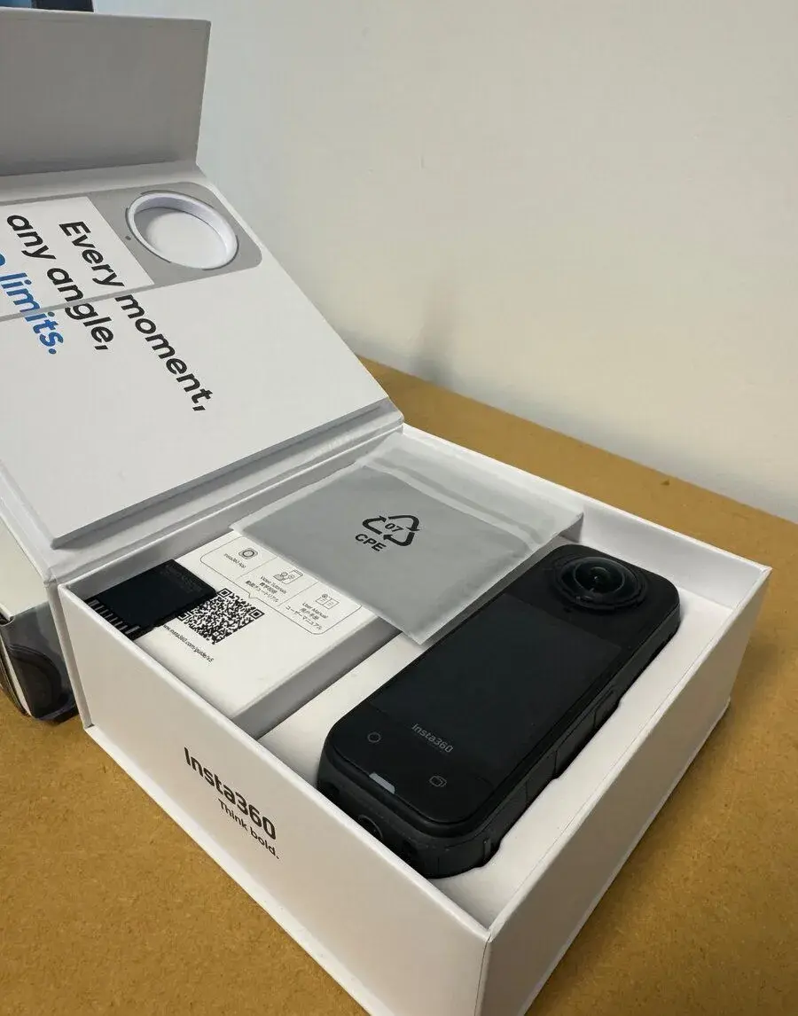 Insta360 x5