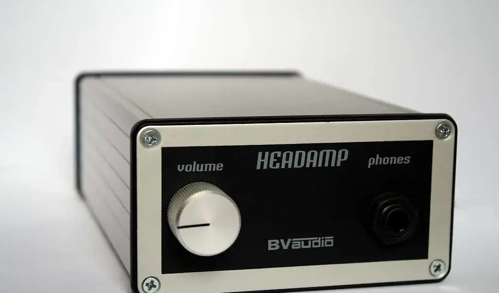 P: Sluchatkovy zosilnovac BVAudio Headamp