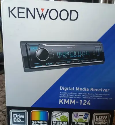 Autorádio Kenwood+ reproduktory MacAudio