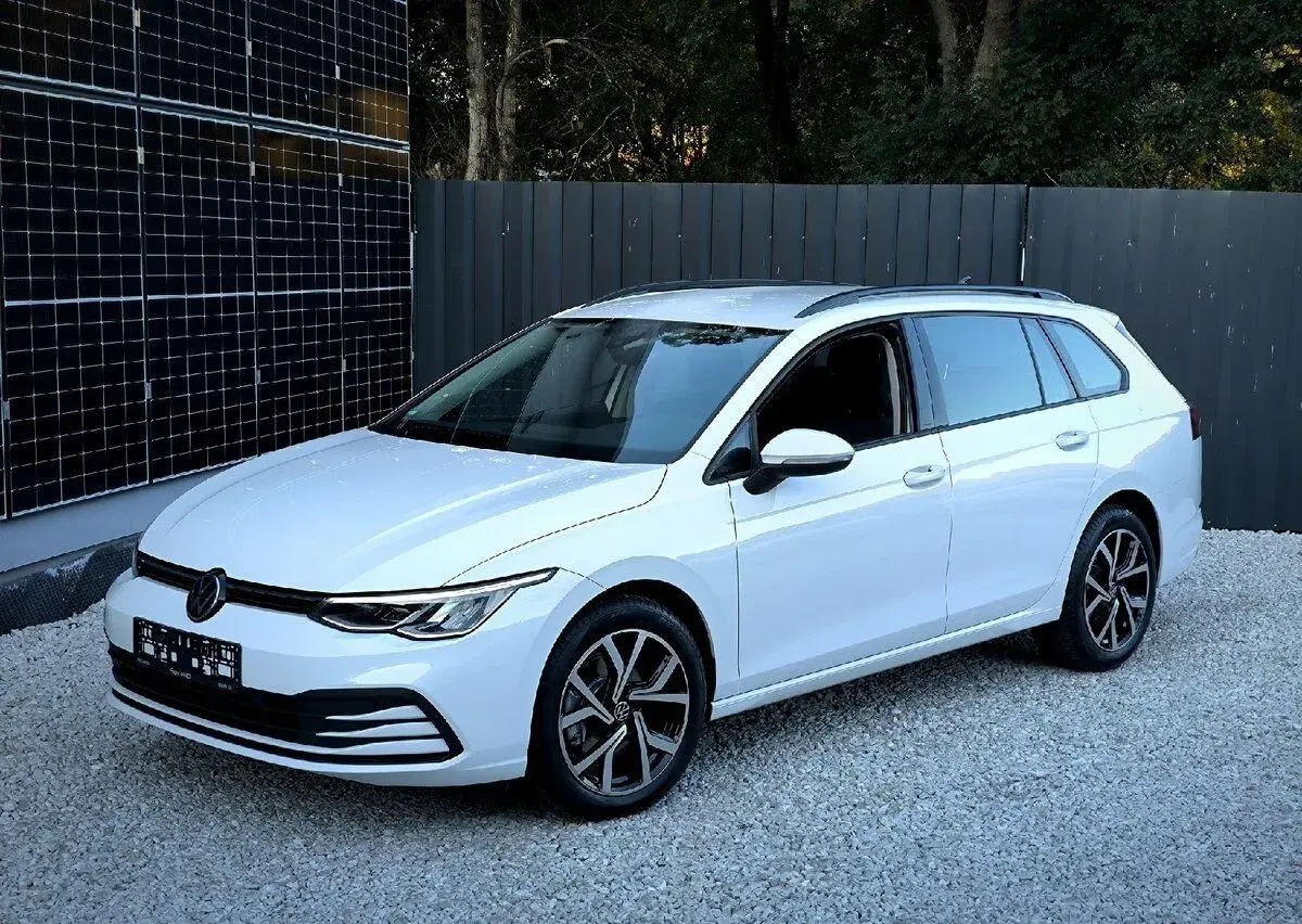 Volkswagen Golf – 2023, 100 km