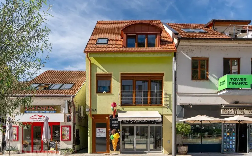 INVESTIČNÁ BUDOVA NA PEŠEJ ZÓNE – Trenčín, centrum