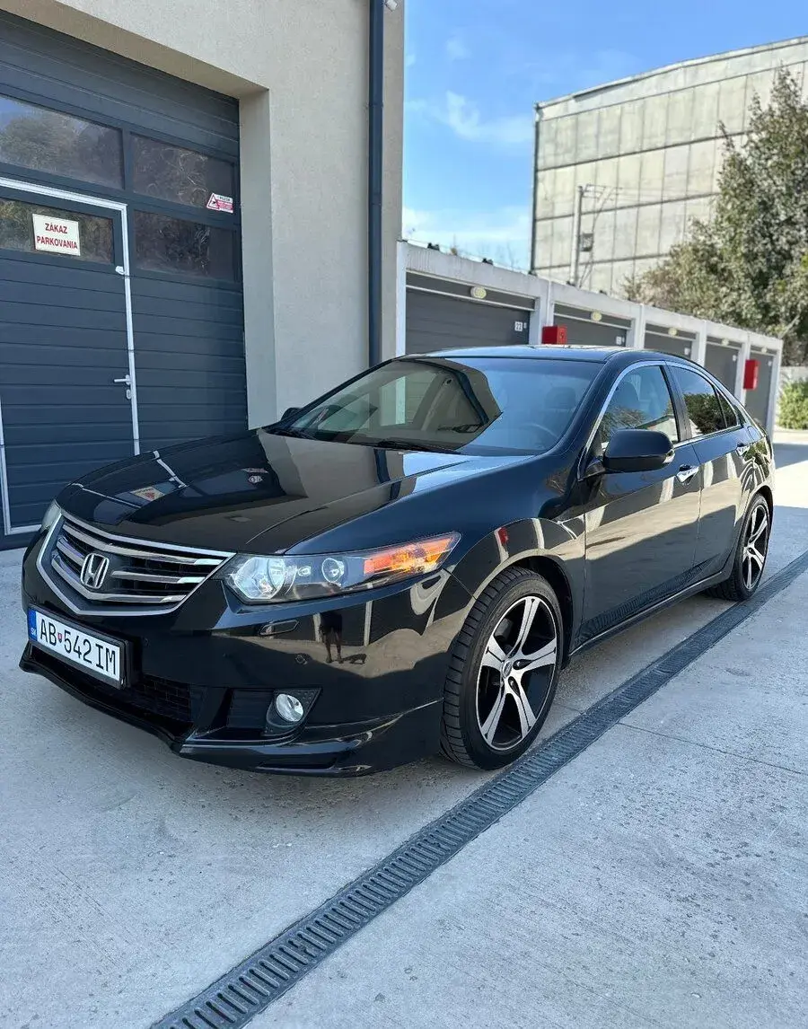 Honda Accord – 2009, 161 393 km