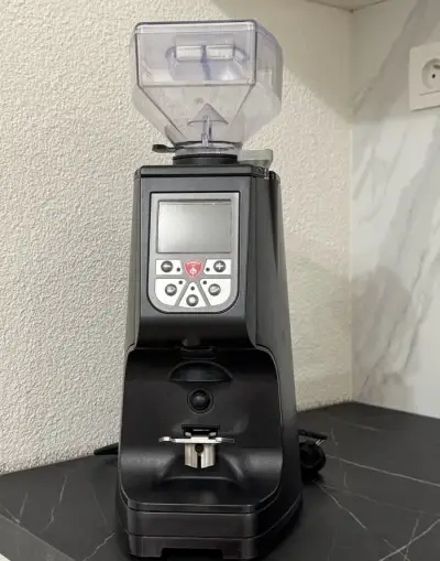 Mlynček na kávu (espresso) Eureka Atom 60, black