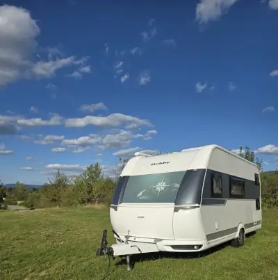Prenájom karavanu Hobby 490 DeLuxe s klimatizáciou / príves