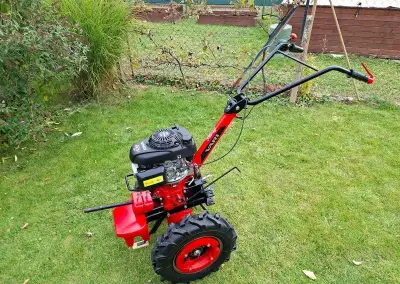 Malotraktor vari
