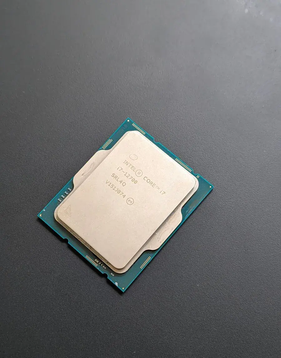 i7 12700 12 core, 20 thread 4,9ghz, 65w, iGPU