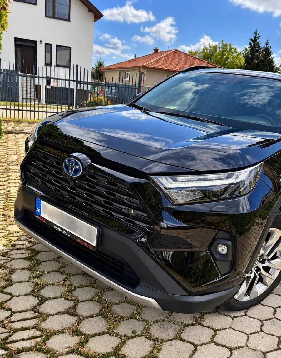 Toyota RAV4 – 2024