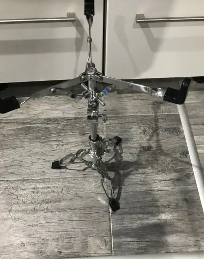 Pearl stojan snare