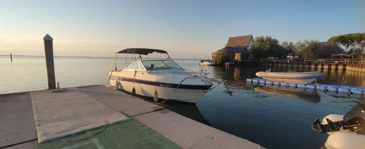 Kajutovu Loď dlhú 6.5m 4.7 v8
