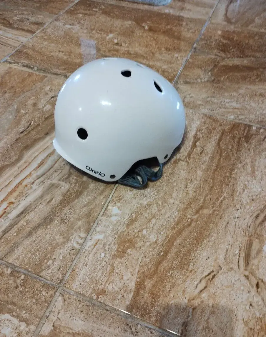 Prilba Oxelo 55-60 cm/ 5,- Euro