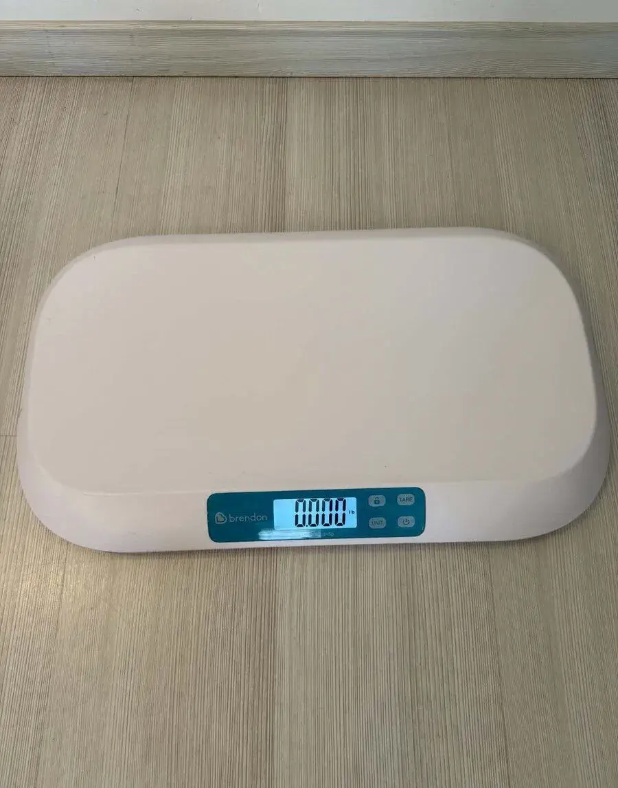 Digitálna dojčenská váha Brendon – váha pre bábätko