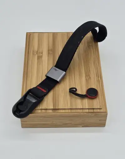 Peak Design Cuff remienok na zápästie čierny