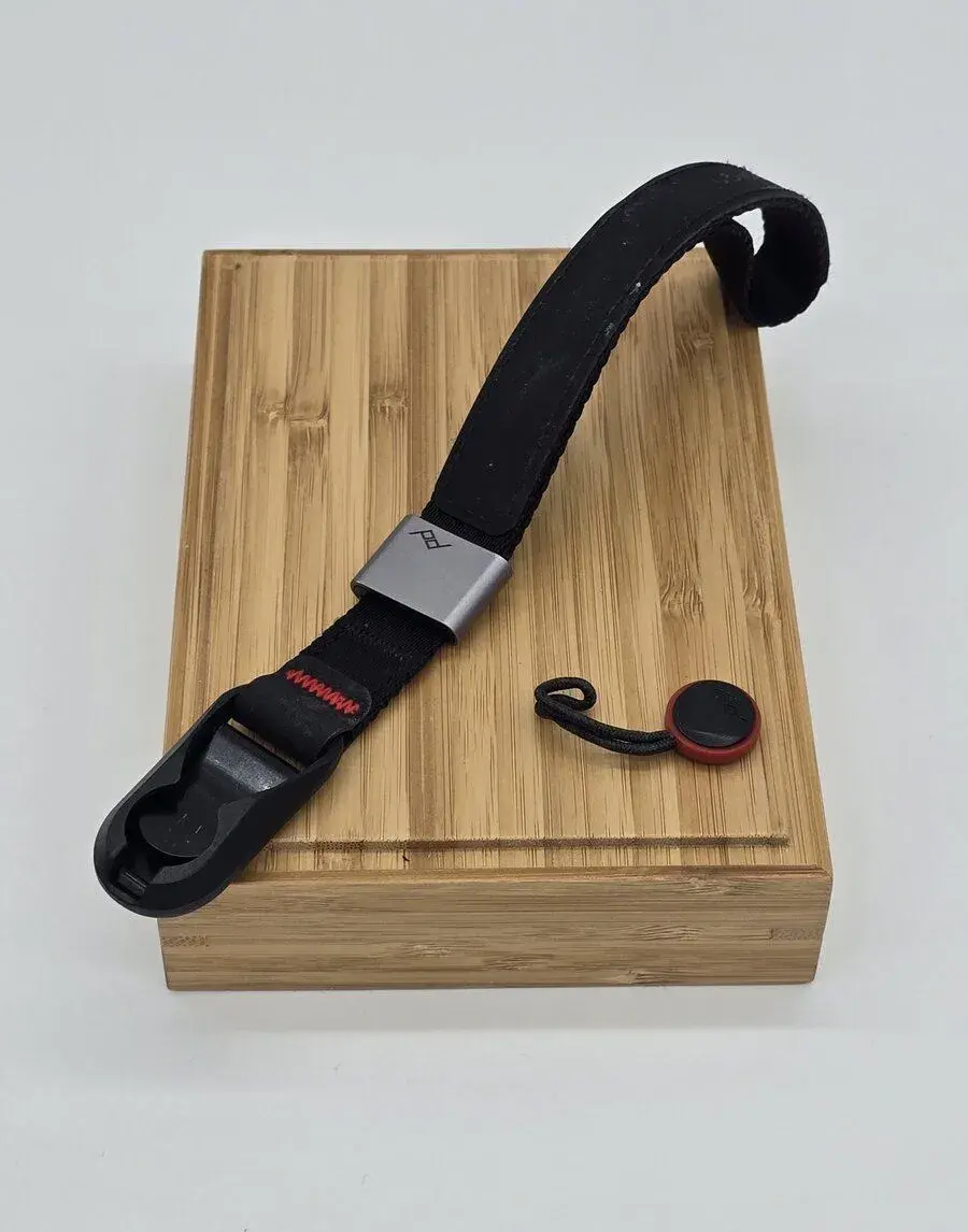 Peak Design Cuff remienok na zápästie čierny