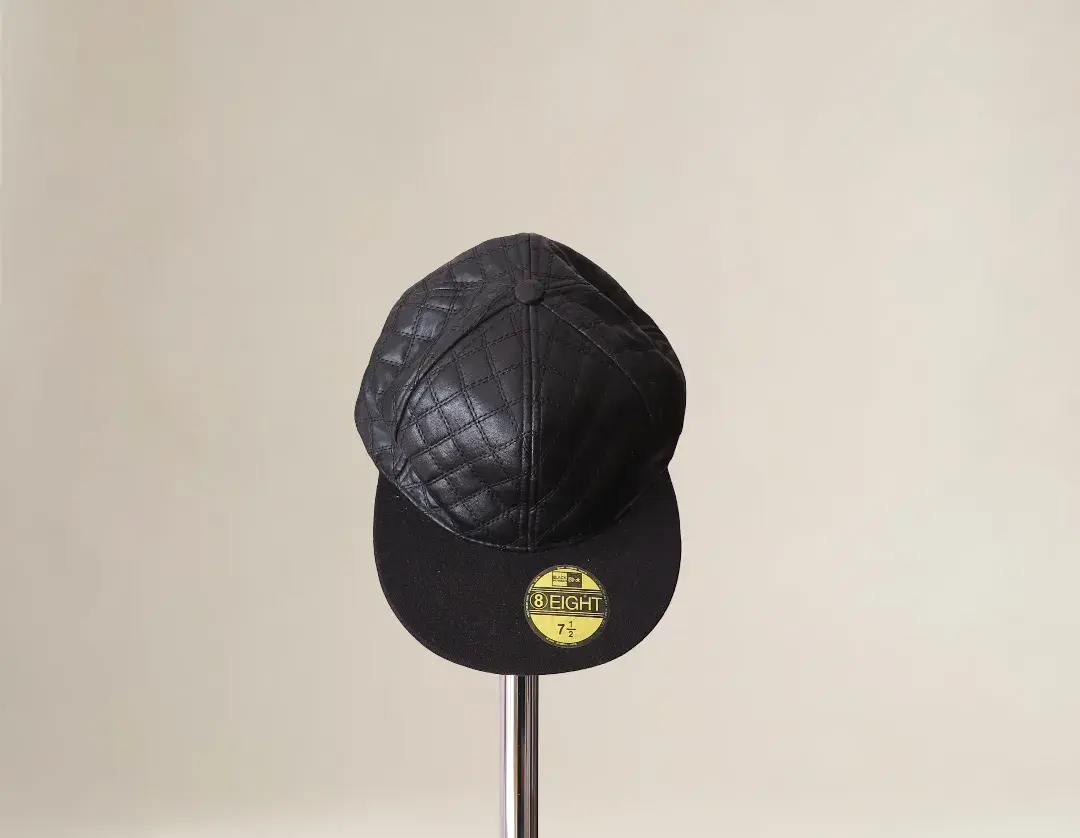 Čierna prešívaná šiltovka Black Number (Fullcap / Fitted)