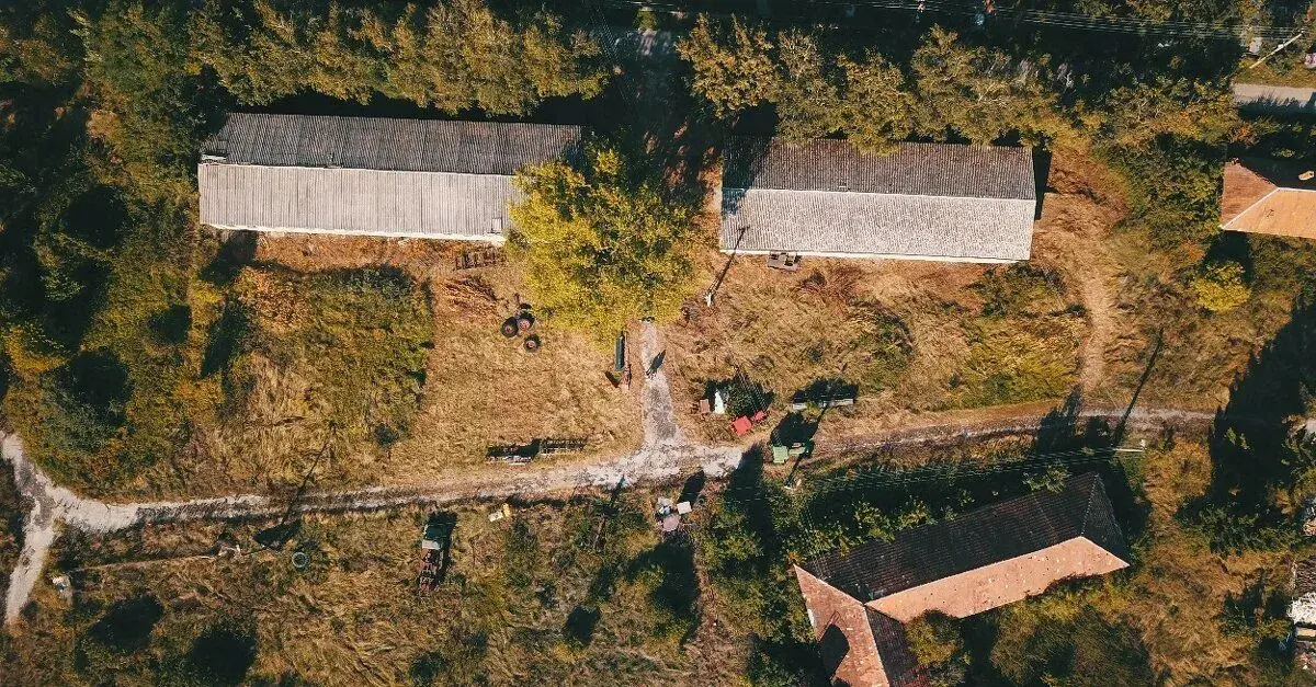 Areál družstva 1,1 ha - predaj/prenájom
