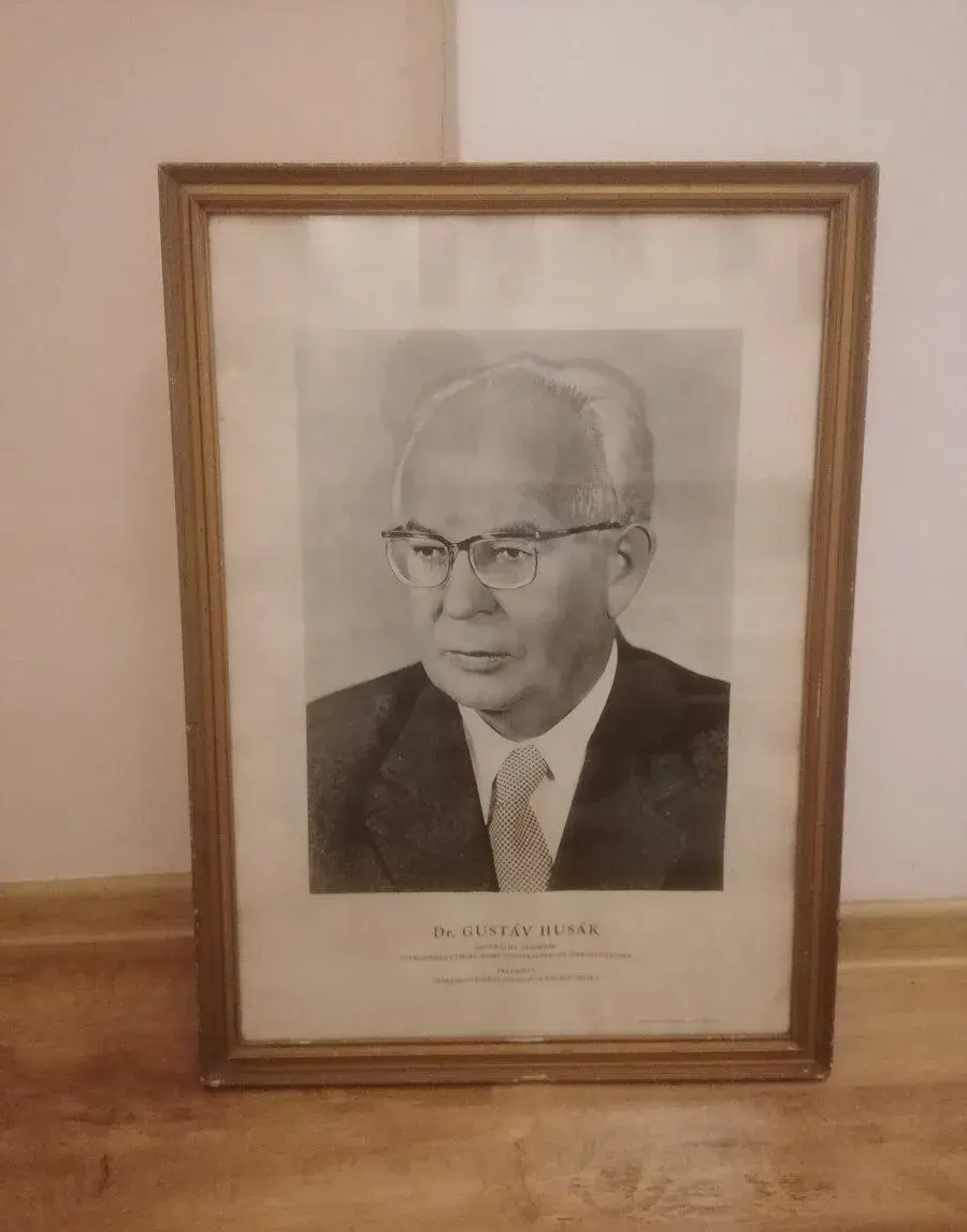 Dr. Gustáv husák