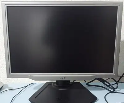 20/22" LCD monitory