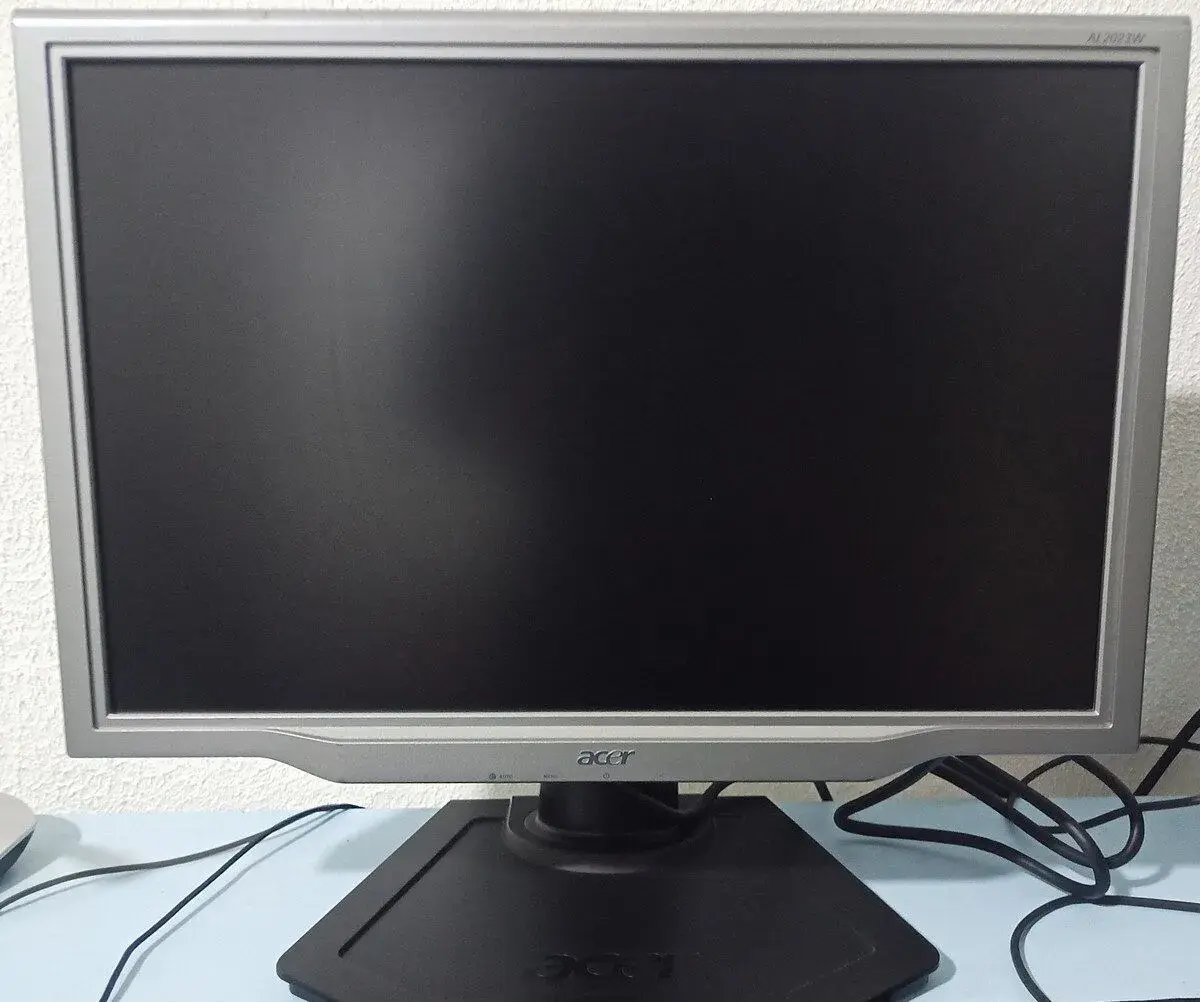 20/22" LCD monitory