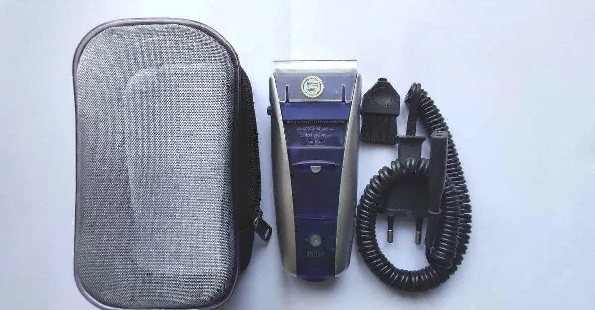 Braun 3775 holiaci strojček, stavaná batéria, zastrihávač.