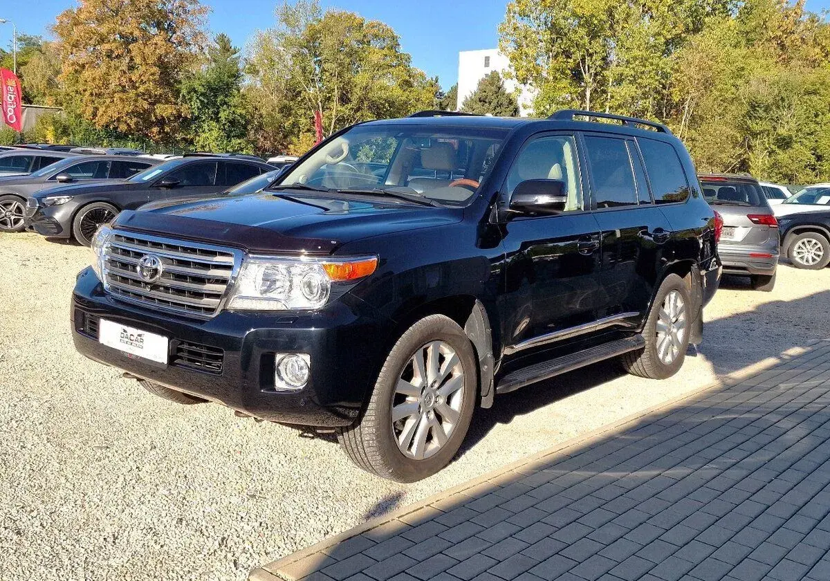 Toyota LAND – 2015, 176 819 km