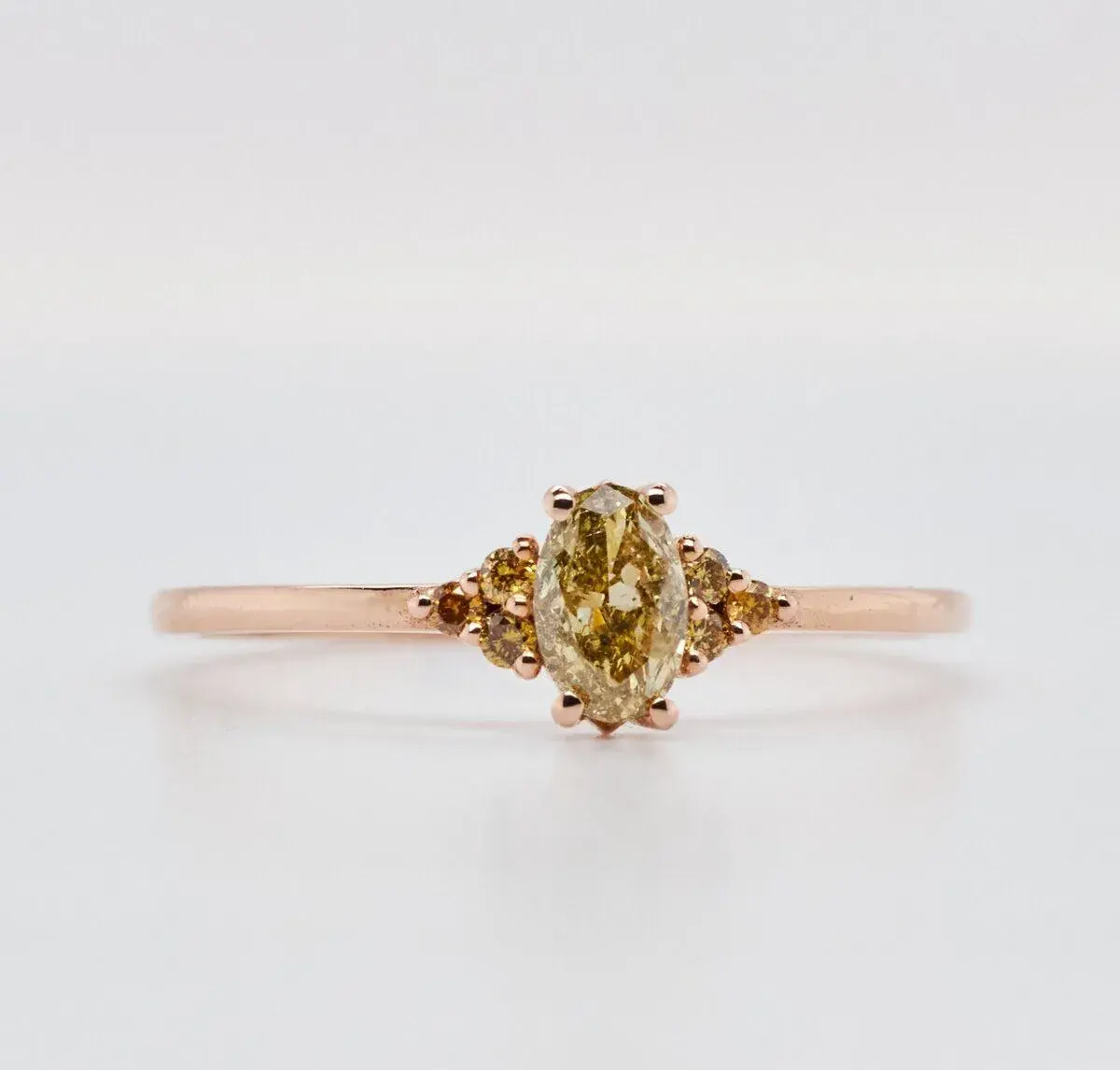 Prsteň z ružového 14ct zlata s 0,35ct Fancy Yellow diamantmi