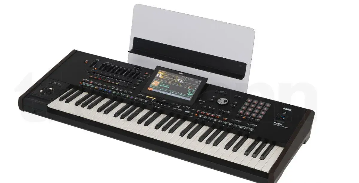 Nový KORG Pa5x 61 + ochranna folia+ Case Thonn