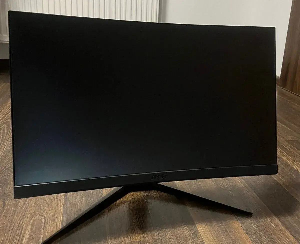 MSI Optix G24C6 E2 – 23,6" / Full HD / 180 Hz