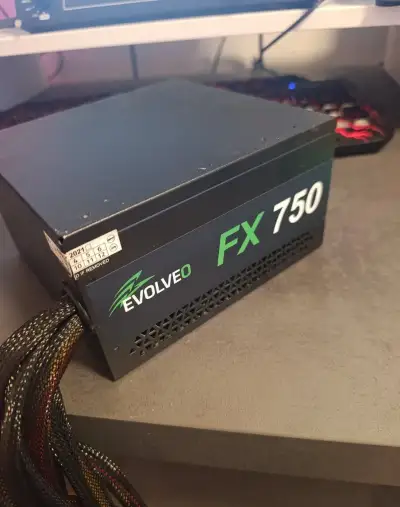EVOLVEO FX 750, zdroj 750 W