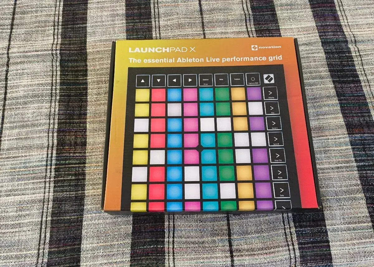 Novation Launchpad X – MIDI kontrolér