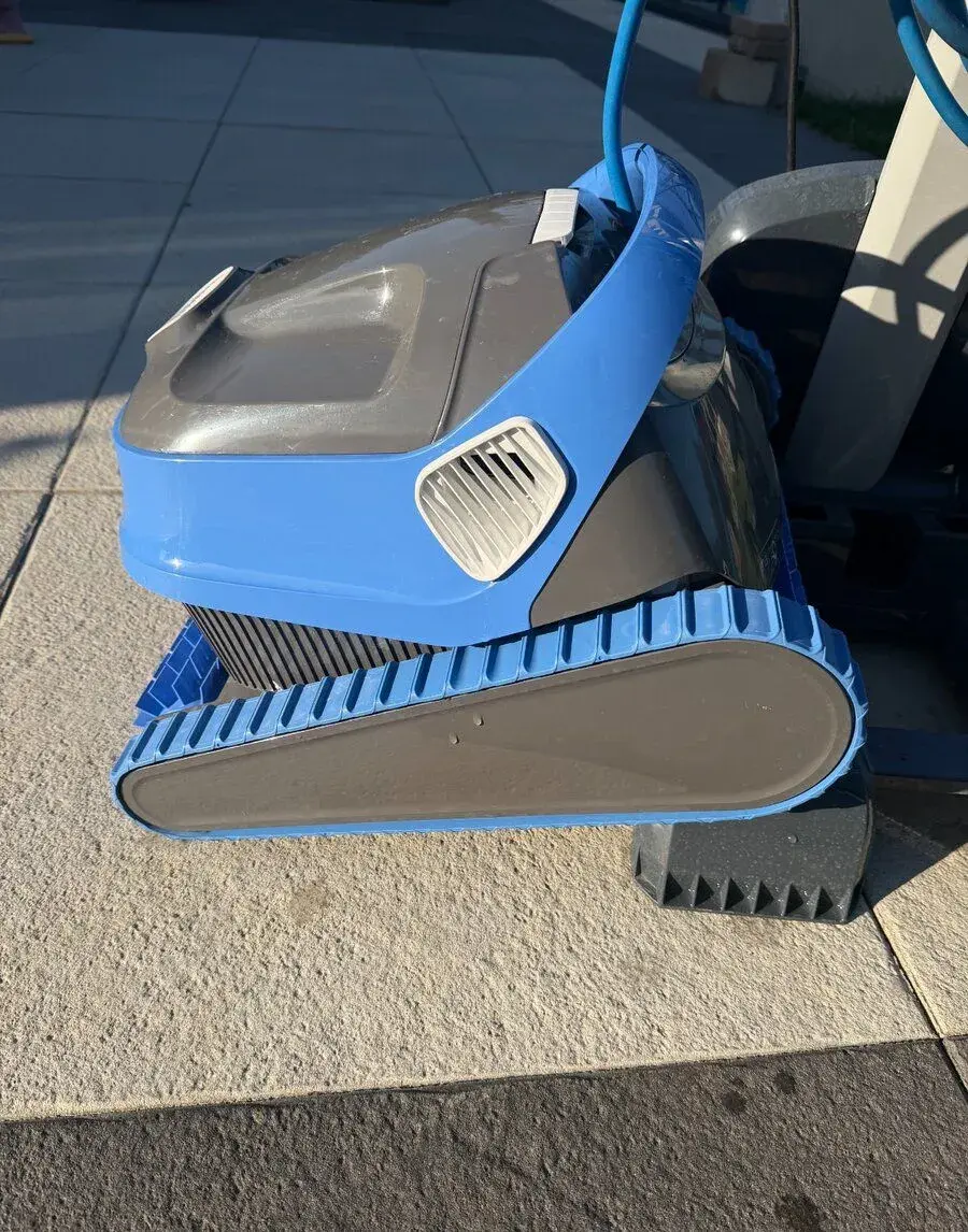 bazénový vysávač Maytronics Dolphin S400