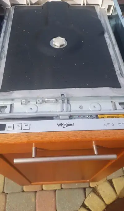 Vstavaná umývačka riadu Whirlpool – plne funkčná, super stav